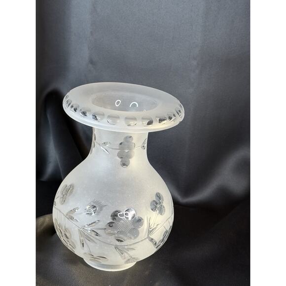 Antique Wheel Cut Squat Frosted to Clear Glass Argand Solar Sinumbra Lamp Shade - Picture 2 of 6